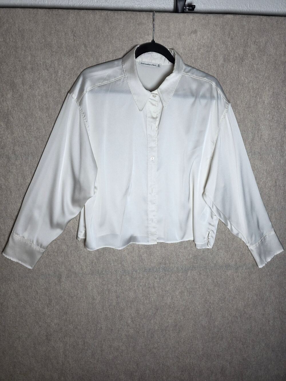 Abercrombie & Fitch Cream Satin Boxy Cropped Button-Down Shirt,Quiet Luxury Sz M